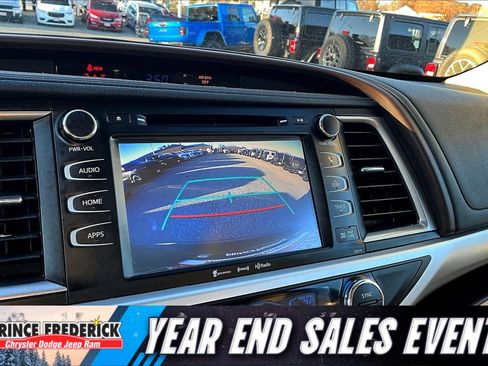 Used 2017 Toyota Highlander XLE image 19