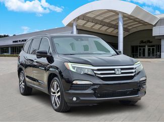 Used 2018 Honda Pilot Touring video 2