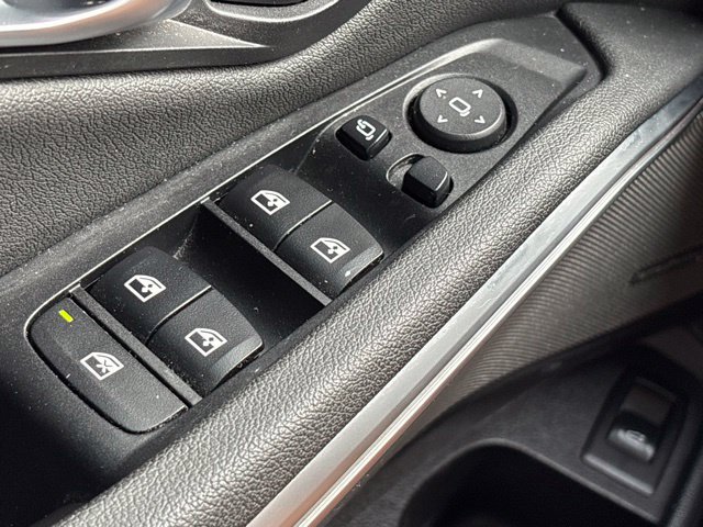 Used 2020 BMW 330i xDrive Sedan AWD/4WD image 9