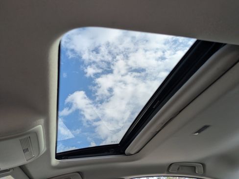 Used 2024 MAZDA MAZDA3 s image 22