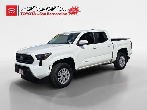 Certified 2025 Toyota Tacoma SR5 AWD/4WD image 1