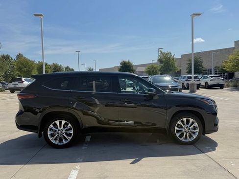 Used 2024 Toyota Highlander Limited AWD/4WD image 5