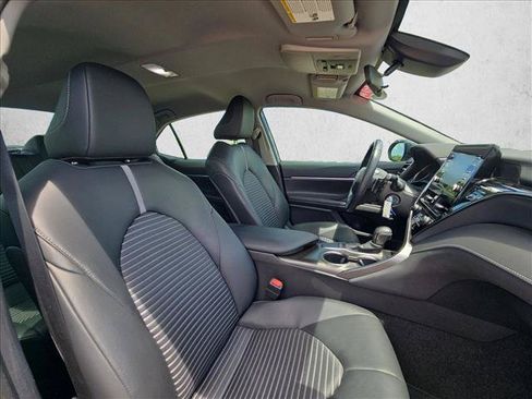 Used 2024 Toyota Camry SE FWD image 18