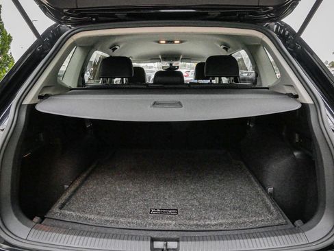 Used 2021 Volkswagen Tiguan S image 30