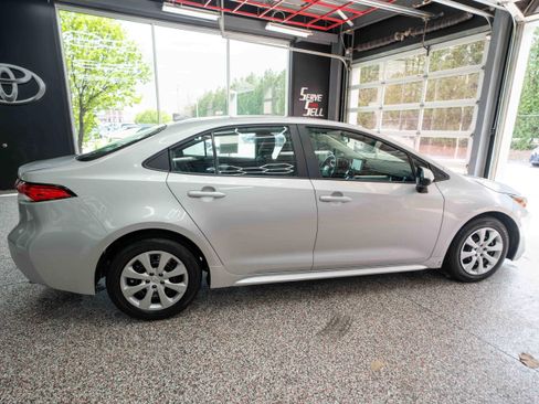 Used 2023 Toyota Corolla LE image 4