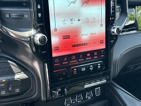 New 2026 RAM 2500 Limited AWD/4WD image 28
