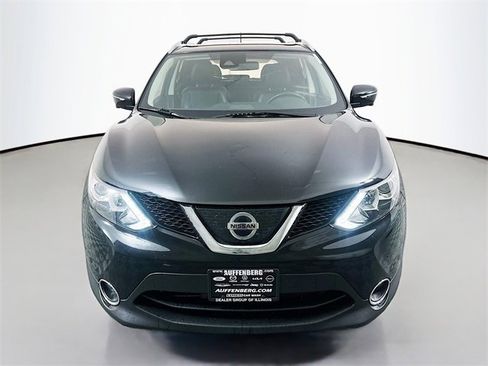 Used 2019 Nissan Rogue Sport SL image 2