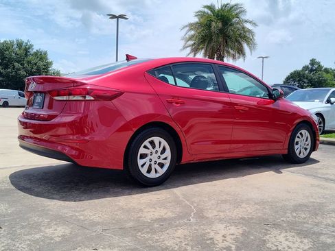 Used 2018 Hyundai Elantra SE w/ SE Connectivity Package 04 FWD image 10