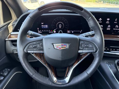 Used 2023 Cadillac Escalade Premium Luxury image 15
