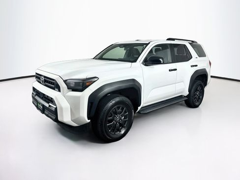 Used 2025 Toyota 4Runner SR5 AWD/4WD image 3