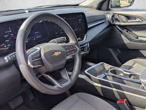 Used 2025 Chevrolet Equinox LT FWD image 10