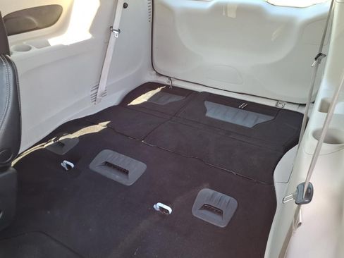 Used 2023 Chrysler Voyager LX FWD image 20