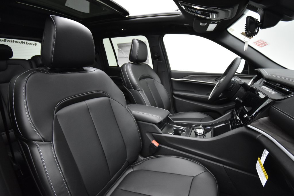 New 2027 Jeep Grand Cherokee Limited AWD/4WD image 18