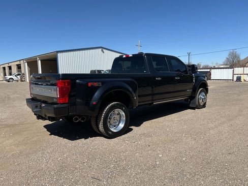 Used 2022 Ford F450 Platinum w/ FX4 Off-Road Package AWD/4WD image 8
