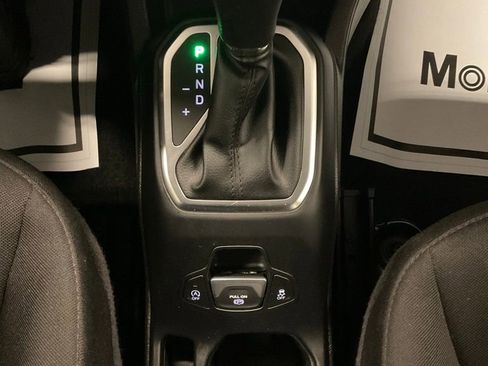 Used 2023 Jeep Renegade Latitude image 23