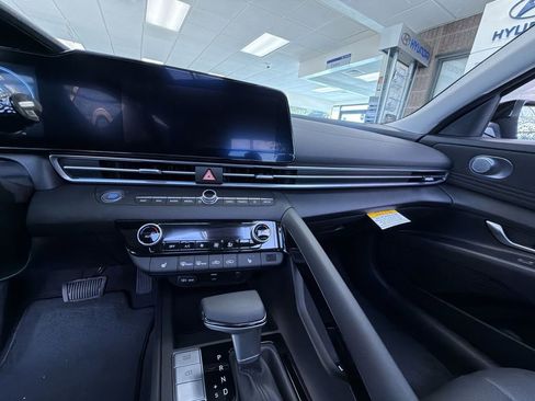 New 2026 Hyundai Elantra Limited FWD image 16