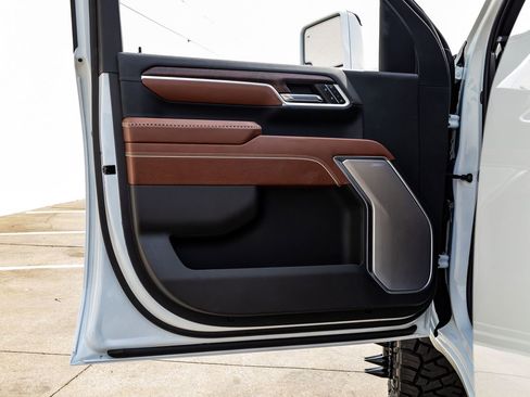 Used 2026 GMC Sierra 3500 Denali Ultimate image 34