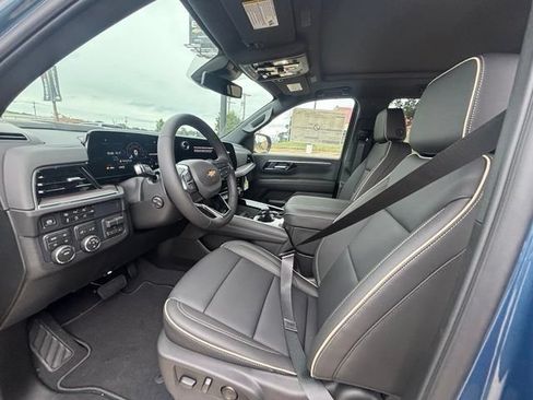 New 2026 Chevrolet Suburban Premier w/ Sun And Tow Package AWD/4WD image 11