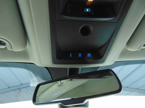 Used 2015 RAM 1500 Outdoorsman image 17