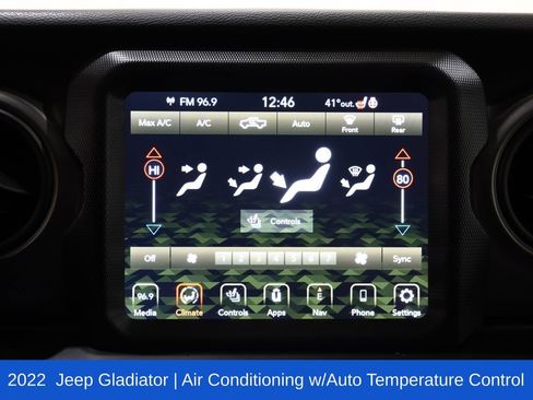 Used 2022 Jeep Gladiator Willys image 17