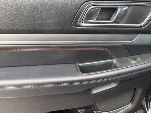 Used 2018 Ford Explorer Sport image 36