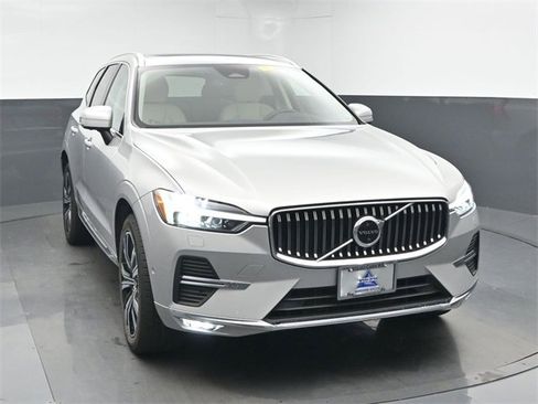 Used 2023 Volvo XC60 B5 Plus w/ Climate Package image 2