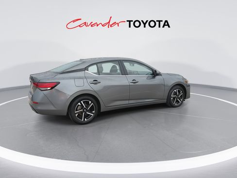 Used 2025 Nissan Sentra SV FWD image 8