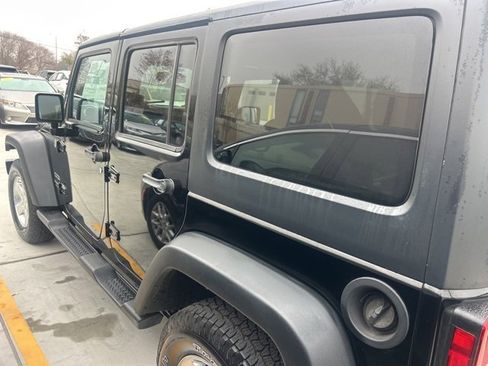 Used 2013 Jeep Wrangler Unlimited Sport image 8