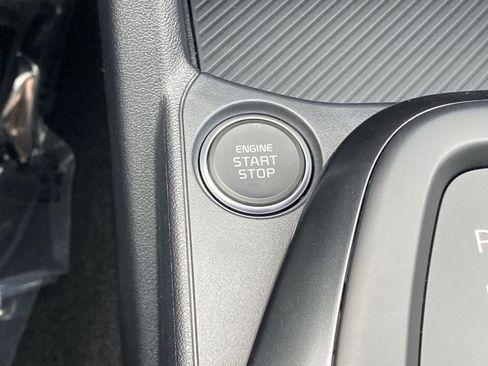 New 2025 Kia K4 FWD image 17