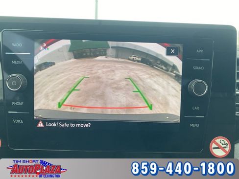 Used 2025 Volkswagen Jetta SE image 26