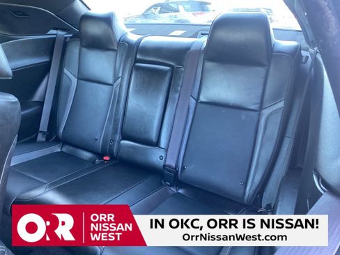 Used 2022 Dodge Challenger SXT w/ Plus Package image 18