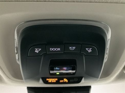 Used 2025 Toyota Corolla LE FWD image 33