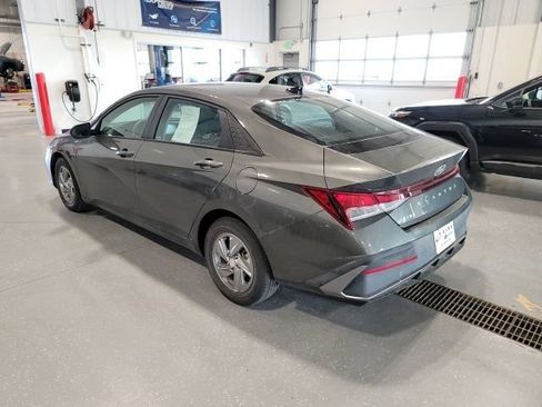 Used 2024 Hyundai Elantra SE FWD image 5
