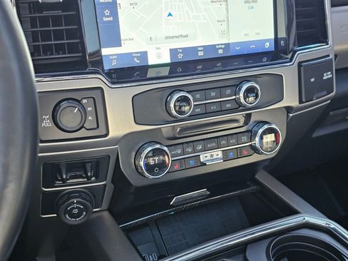 Used 2022 Ford F350 Platinum w/ FX4 Off-Road Package AWD/4WD image 30