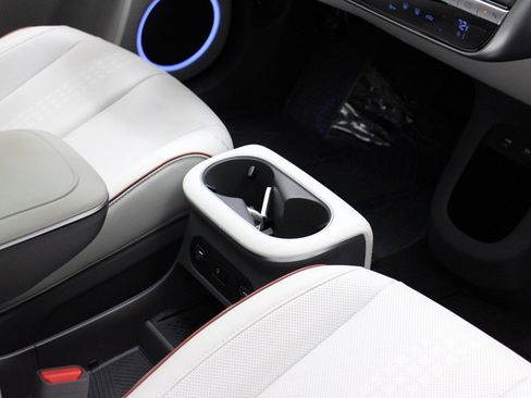 Used 2024 Hyundai Ioniq 5 Limited image 15