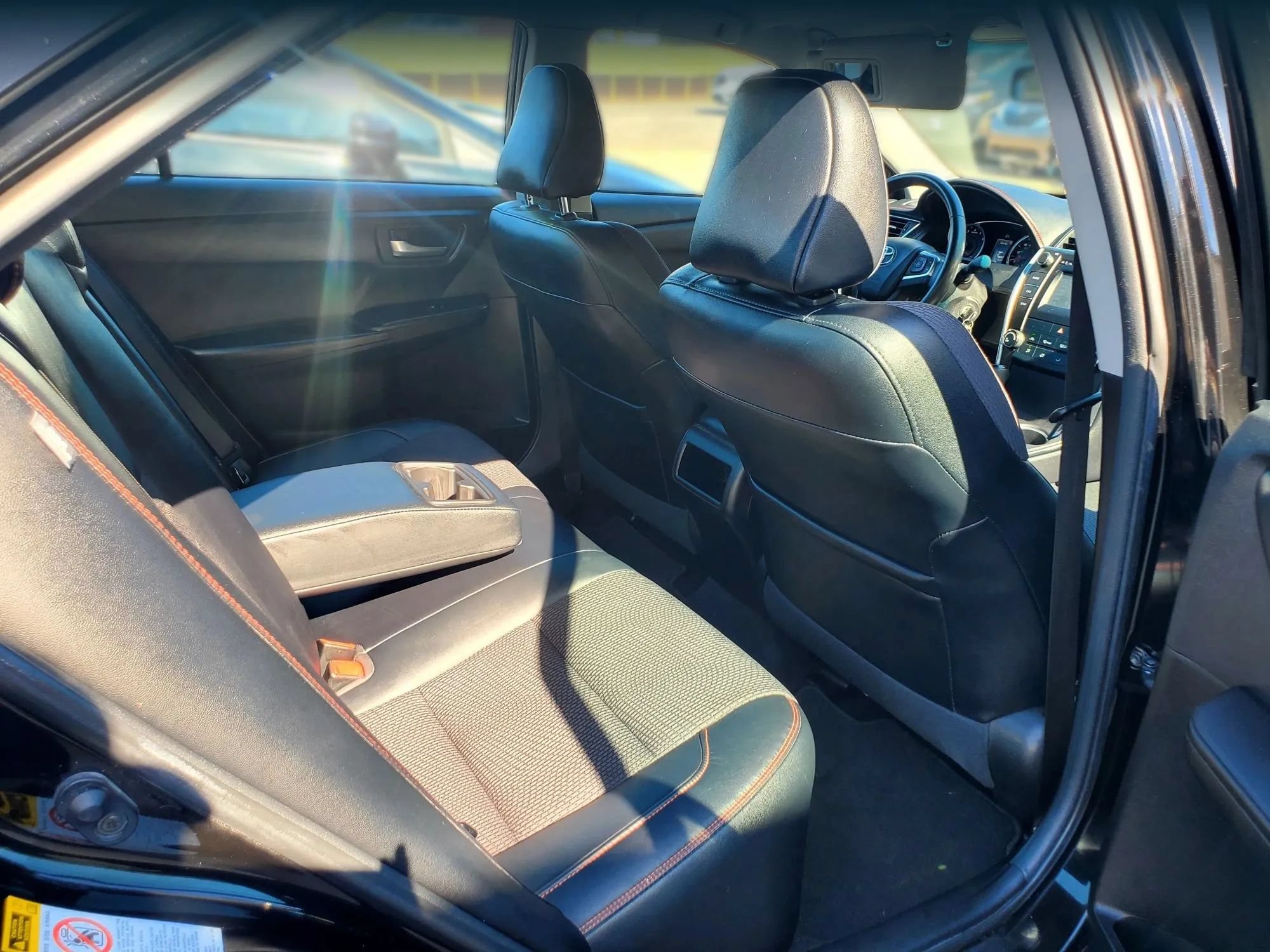 Used 2016 Toyota Camry SE FWD image 39