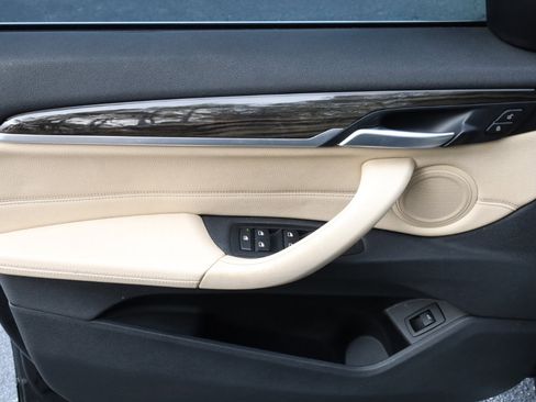 Used 2017 BMW X1 xDrive28i w/ Premium Package image 38