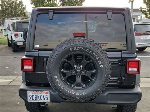 Certified 2022 Jeep Wrangler Sport AWD/4WD image 19