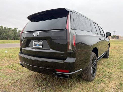 Used 2021 Cadillac Escalade ESV Sport w/ Driver Assist Tech Package AWD/4WD image 9