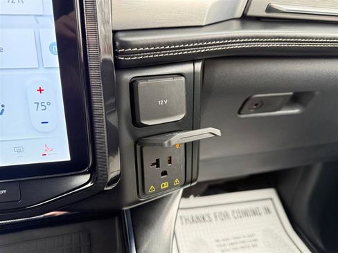 Used 2022 Ford F150 Lightning Platinum image 27