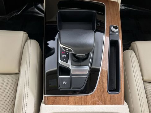 Used 2021 Audi Q5 Prestige image 22