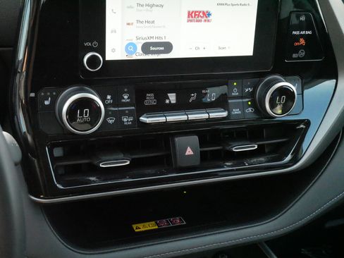 Certified 2025 Toyota Highlander XLE AWD/4WD image 23