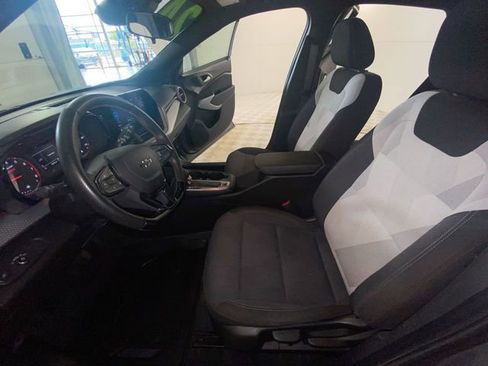 Used 2024 Chevrolet Trax RS w/ Driver Confidence Package FWD image 24