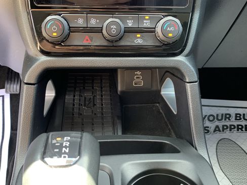 Used 2024 Ford Ranger Lariat w/ FX4 Off-Road Package AWD/4WD image 30
