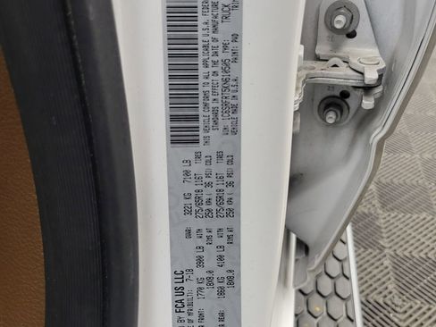 Used 2019 RAM 1500 Laramie image 19