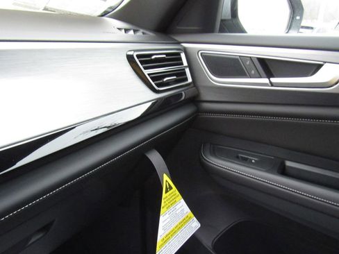 New 2026 Volkswagen Atlas Cross Sport SE AWD/4WD image 34