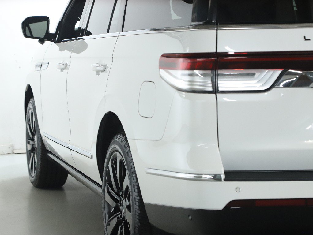 Certified 2023 Lincoln Navigator Black Label AWD/4WD image 47