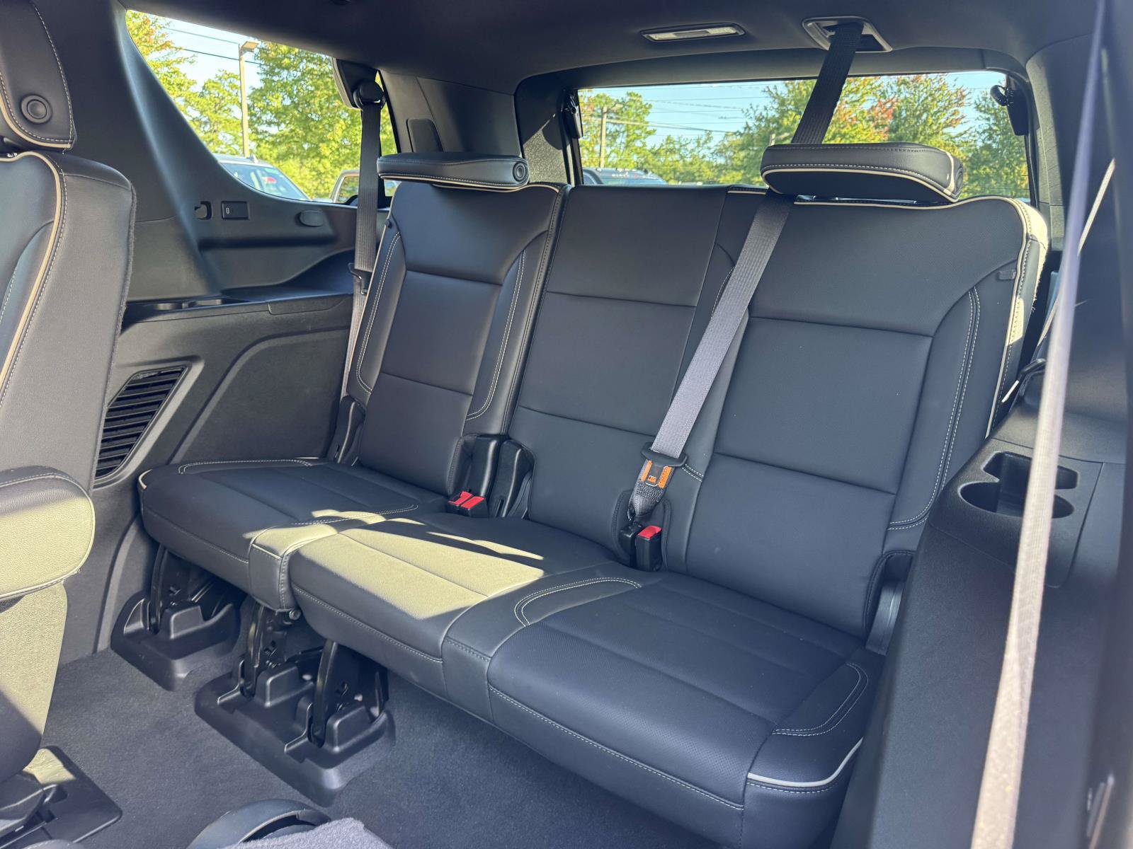 Used 2024 Chevrolet Tahoe Premier AWD/4WD image 24