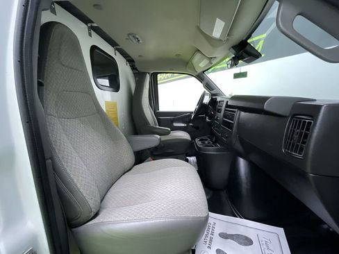 Used 2019 Chevrolet Express 2500 image 26