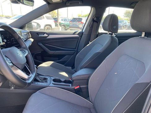 Used 2025 Volkswagen Jetta Sport image 7